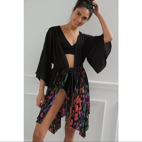 NEW Anthropologie Gabrielle Black Floral Plisse Belted Robe Size Medium / Large - Picture 1 of 5